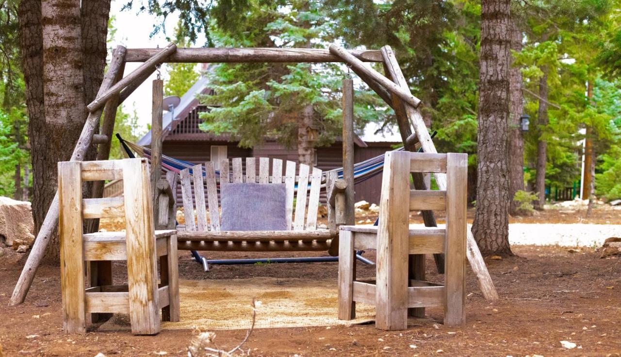 Charming Blue Farmhouse Cabin Duck Creek Village 외부 사진