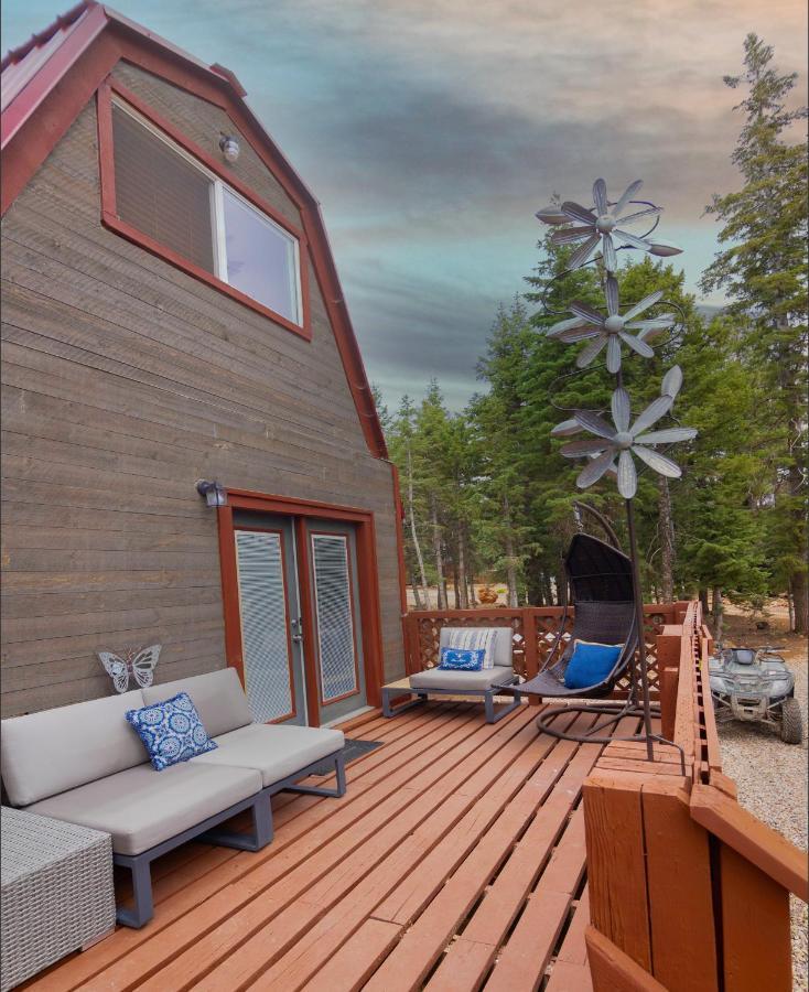 Charming Blue Farmhouse Cabin Duck Creek Village 외부 사진